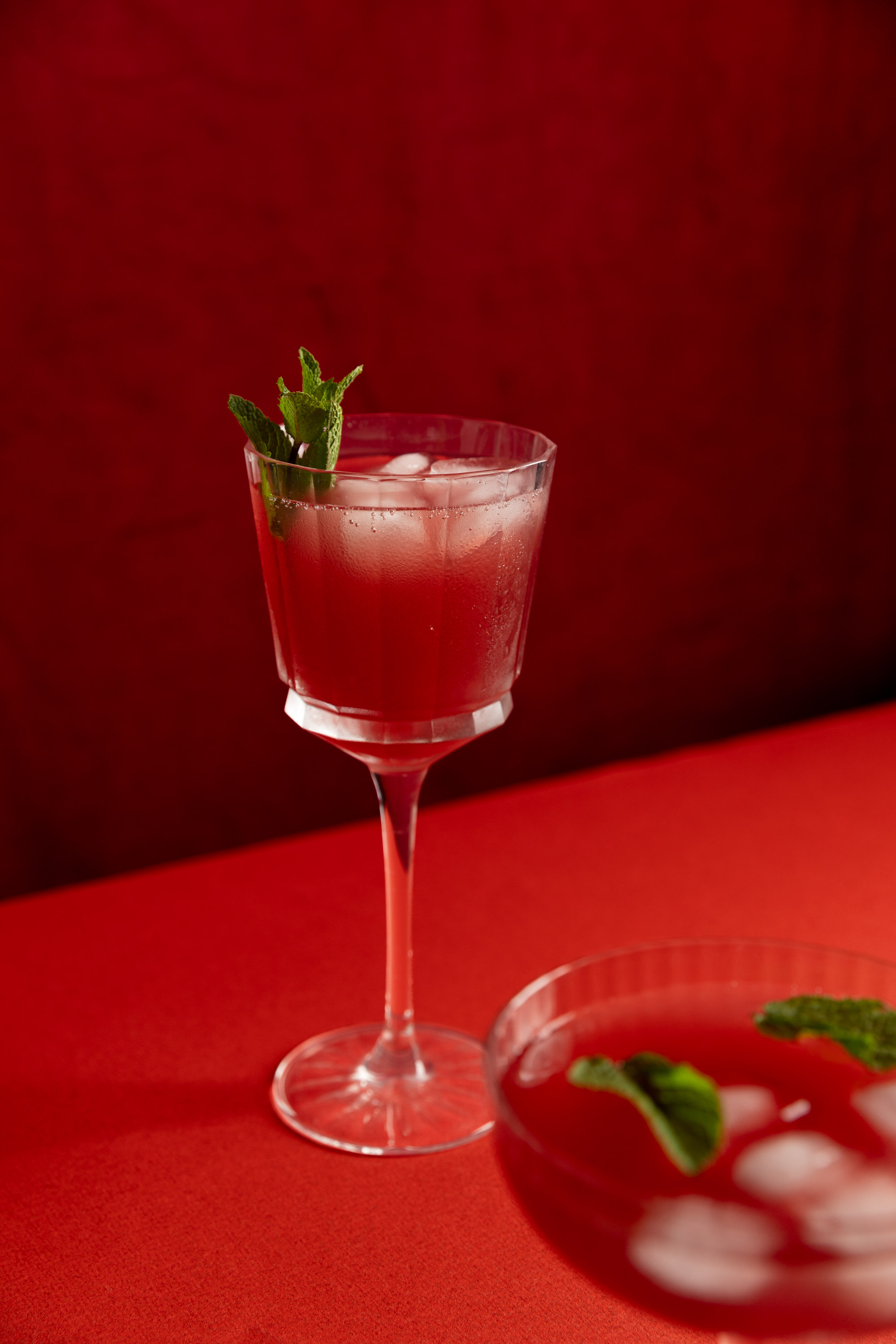 Le Rouge : mocktail pétillant à la fraise et gingembre