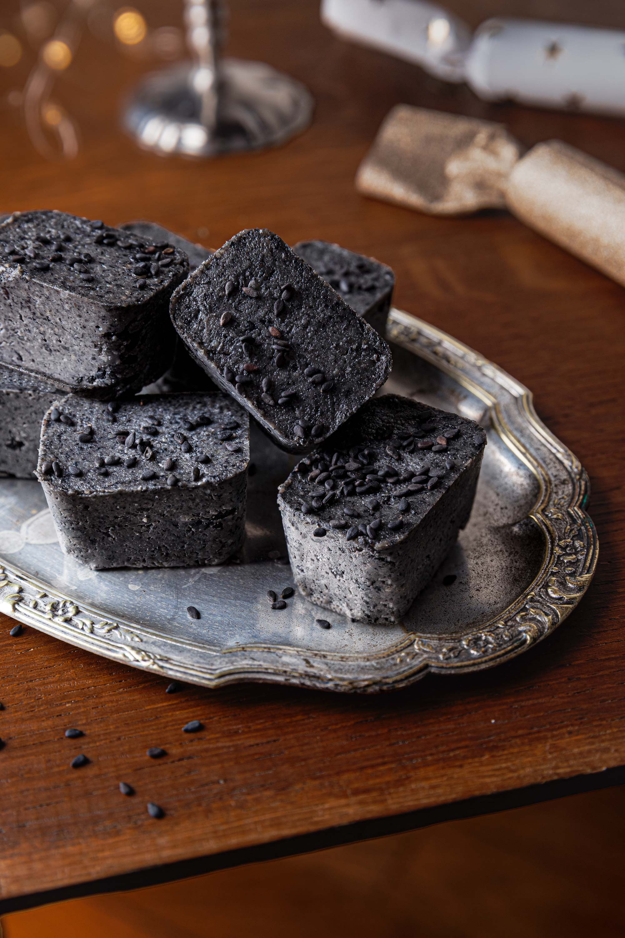 Bouchées glacées au sésame noir